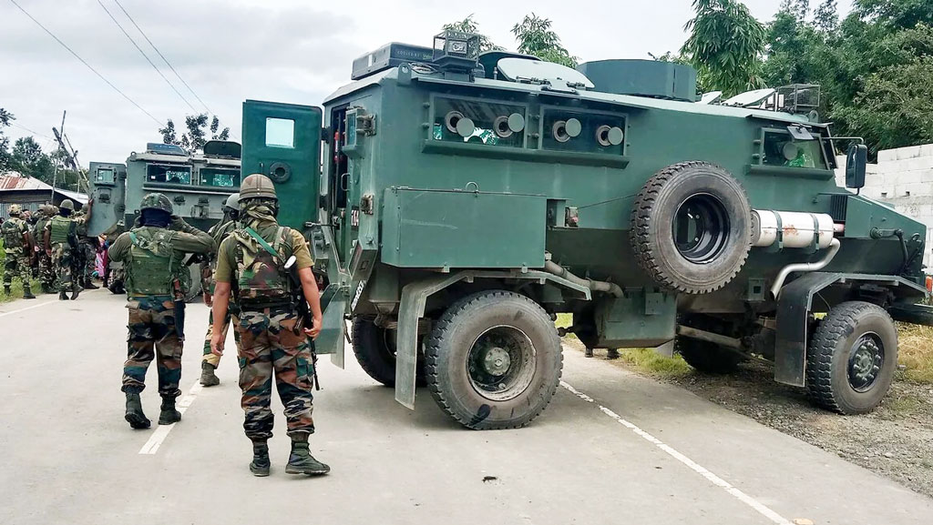 মণিপুরে আরও ১০ হাজারের বেশি সেনা পাঠাল ভারত