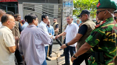 ডেঙ্গু প্রতিরোধে ডিএসসিসির ‘ক্লিনিং ডে’: আকস্মিক পরিদর্শনে প্রধানমন্ত্রী