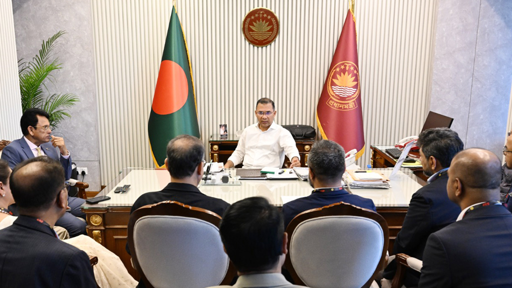 চালু কারখানা টিকিয়ে রাখতে প্রধানমন্ত্রীর হস্তক্ষেপ চাইলেন পোশাক শিল্প মালিকেরা