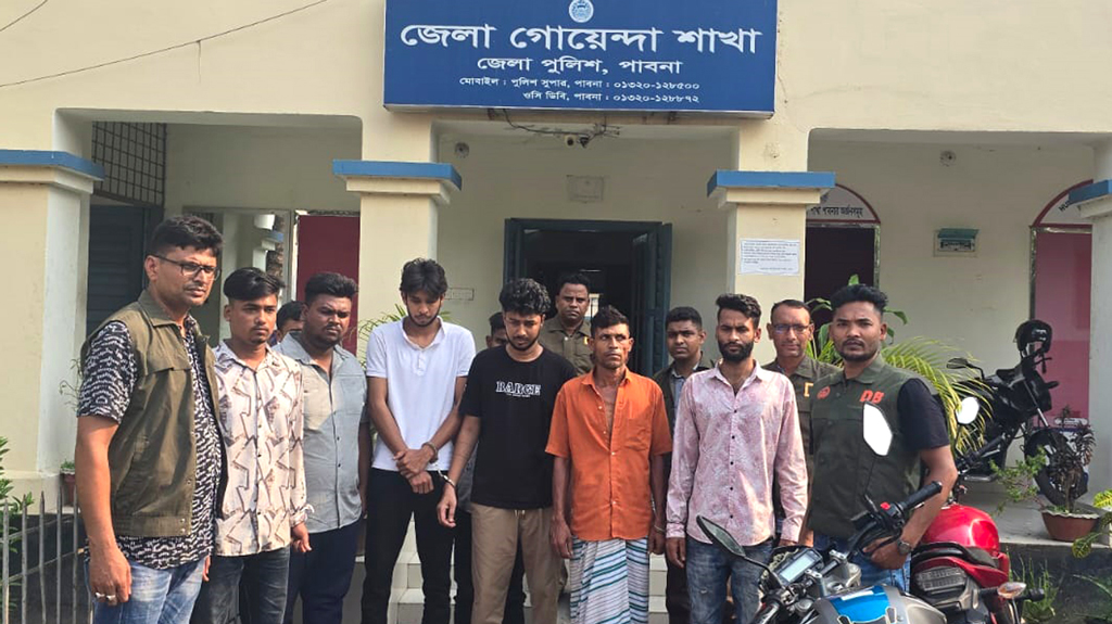 পাবনায় অপহরণকারী চক্রের ৮ সদস্য আটক, দুই কলেজশিক্ষার্থী উদ্ধার