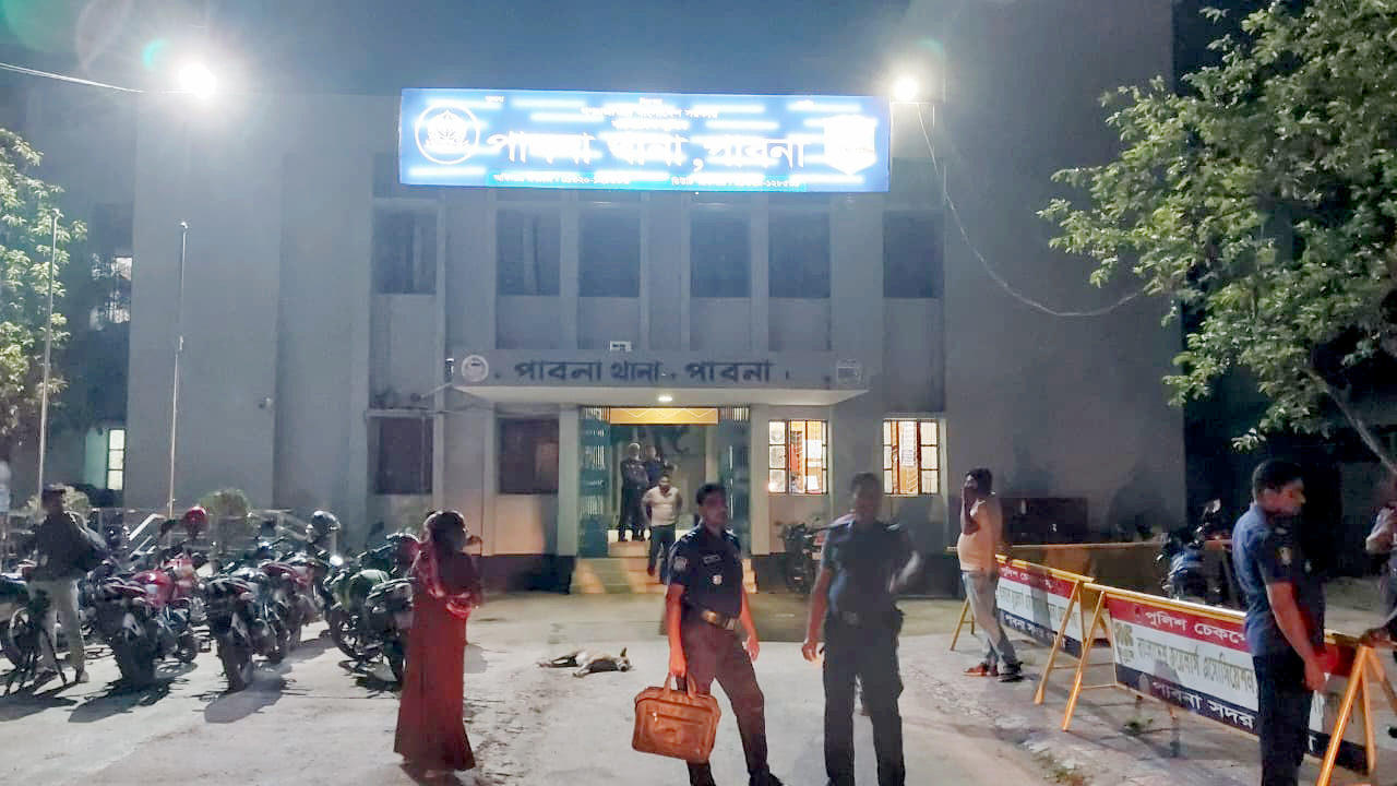 পাবনায় ছুরিকাঘাতে কলেজশিক্ষার্থী খুন