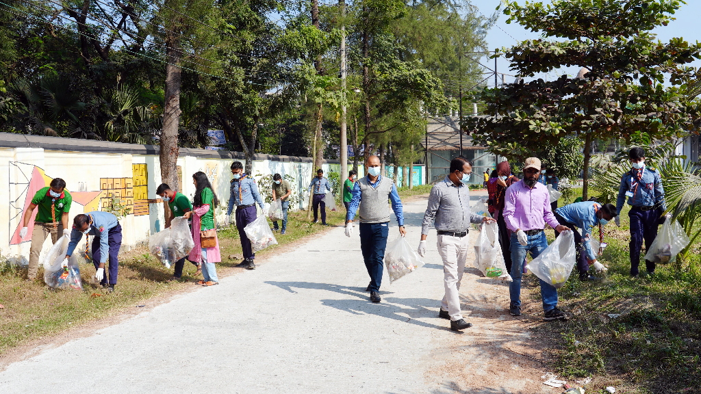 পাবনা বিজ্ঞান ও প্রযুক্তি বিশ্ববিদ্যালয়ে ক্লিন ক্যাম্পাস কর্মসূচি পালন