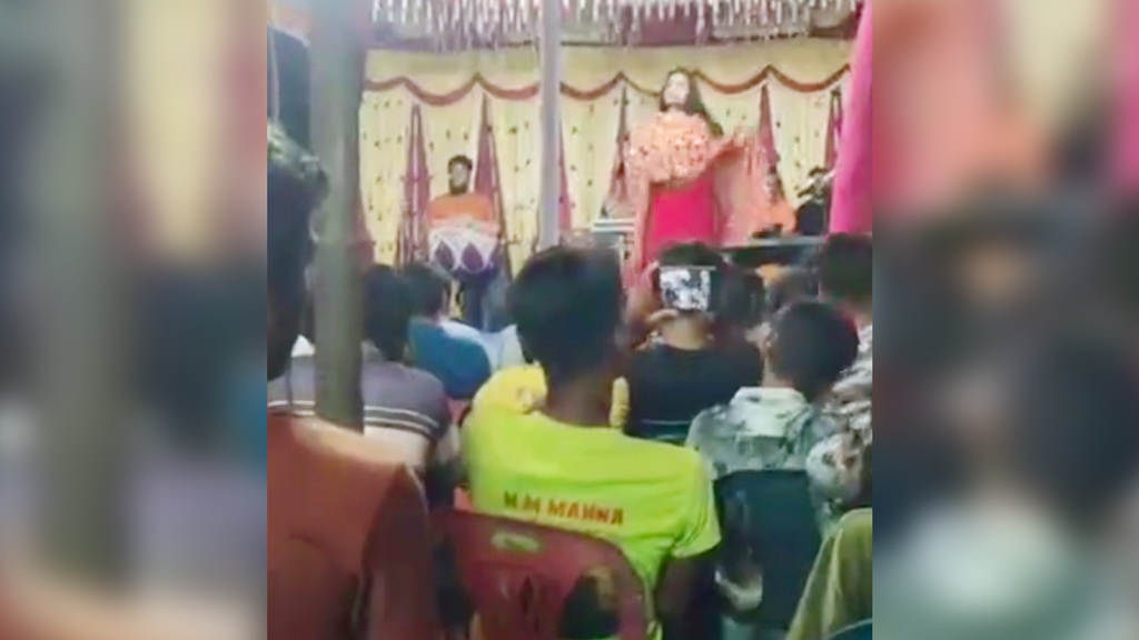 মাইলস্টোন ট্র্যাজেডিতে বন্ধ হয়নি চাটমোহরে বিএনপির নাচ-গানের অনুষ্ঠান