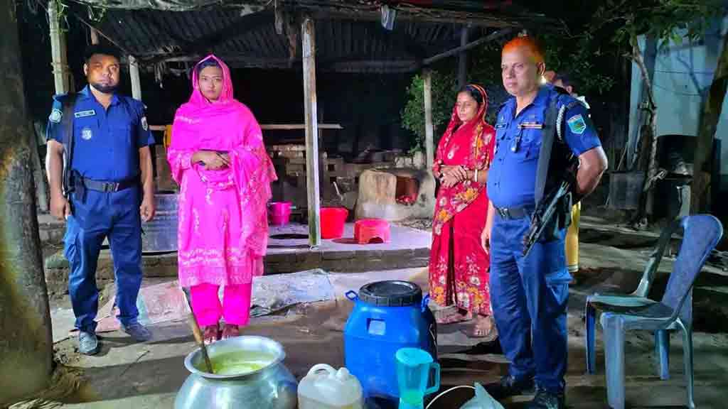 ব্লিচিং পাউডার, জেল ও পাম অয়েল দিয়ে নকল দুধ তৈরি, ভ্রাম্যমাণ আদালতের জরিমানা