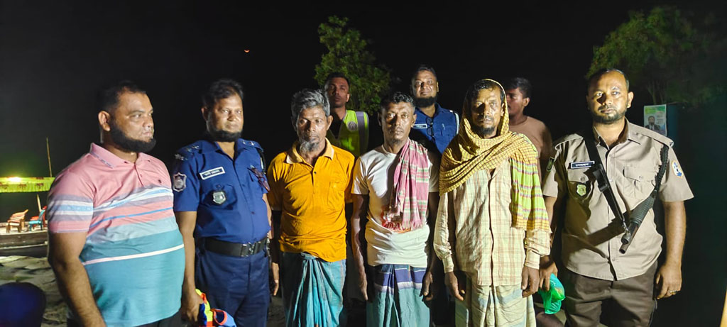 নিষেধাজ্ঞার প্রথম দিনেই মা ইলিশ আহরণ, ৩ জেলের কারাদণ্ড