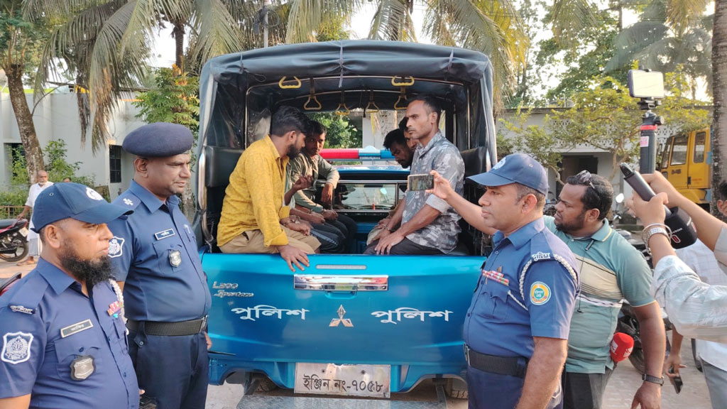 পটুয়াখালীতে ডাকাতির প্রস্তুতিকালে আটক ৮