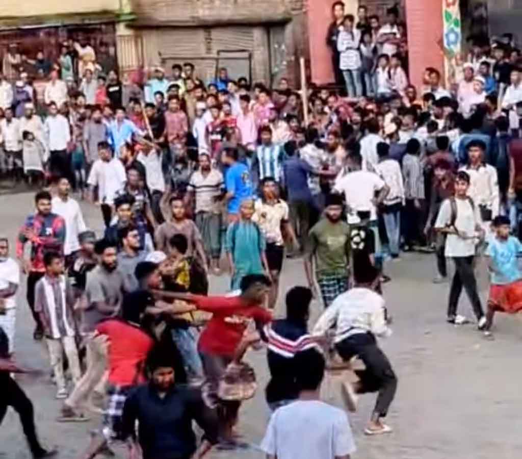 গলাচিপায় ফুটবল খেলায় দুই পক্ষের সংঘর্ষ, আহত ৫০