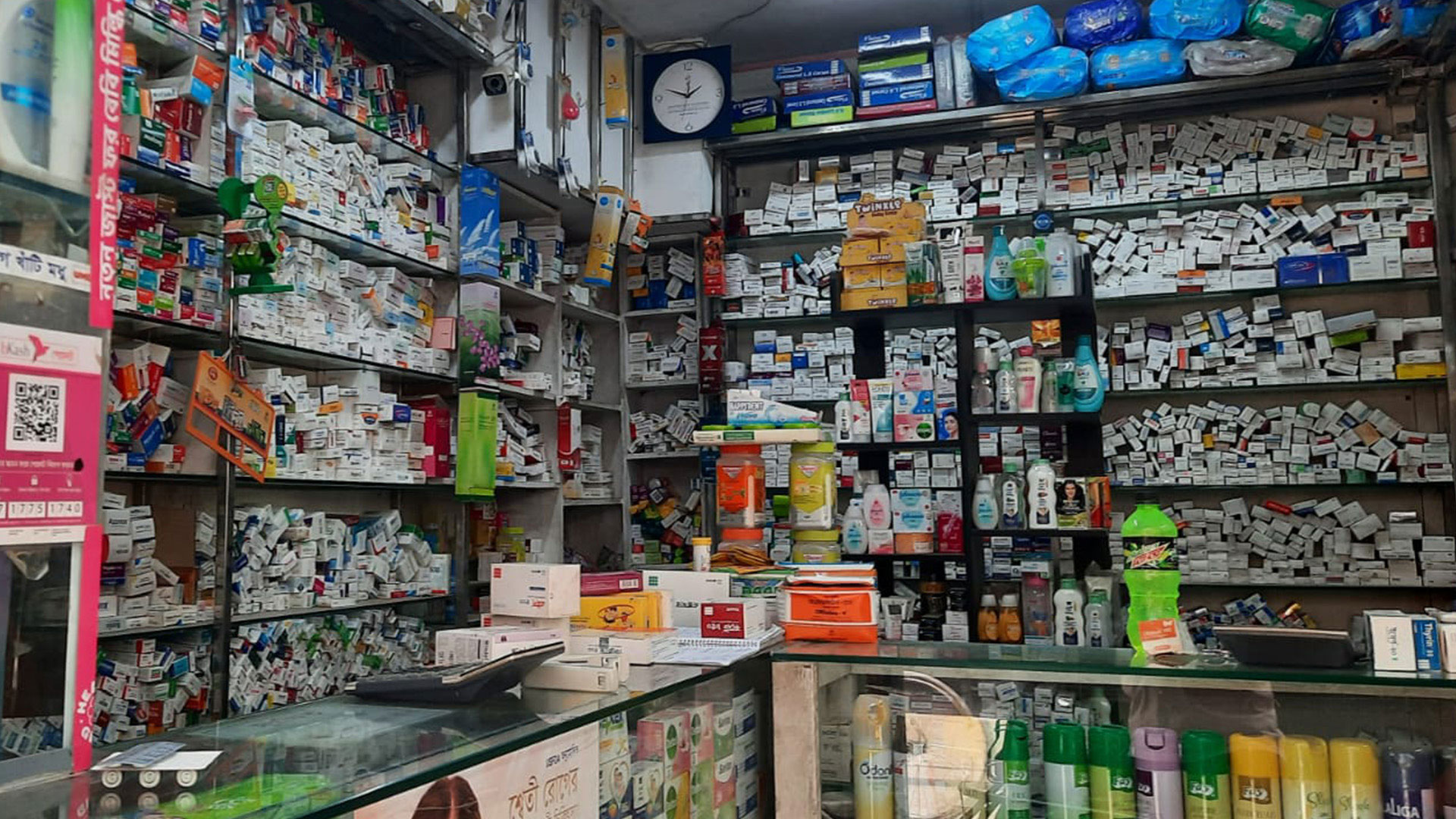 লাইসেন্স ছাড়া চলছে
৩ হাজার ফার্মেসি
