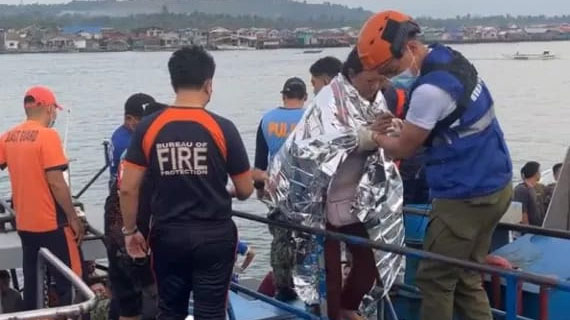 ফিলিপাইনে সাড়ে ৩ শতাধিক যাত্রী নিয়ে ফেরিডুবি, ৭ মরদেহ উদ্ধার