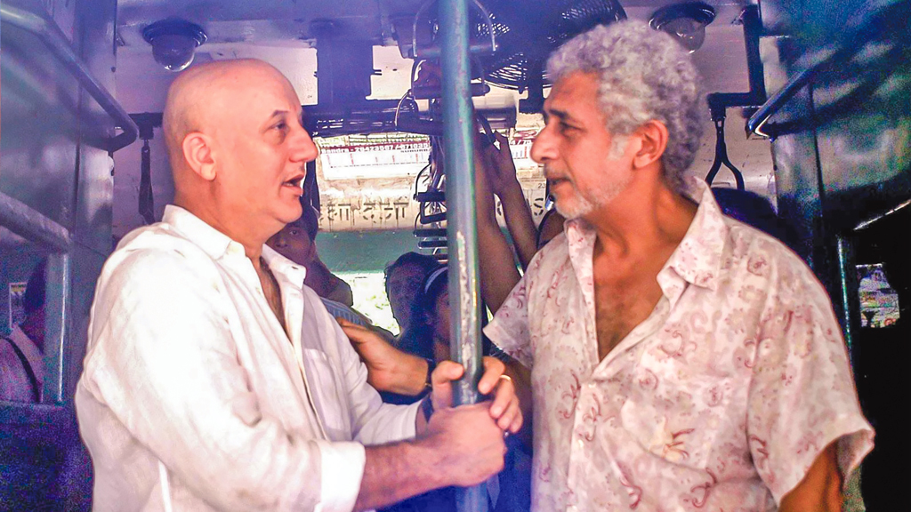 নাসিরুদ্দিন শাহের সঙ্গে দ্বন্দ্ব মিটল অনুপম খেরের