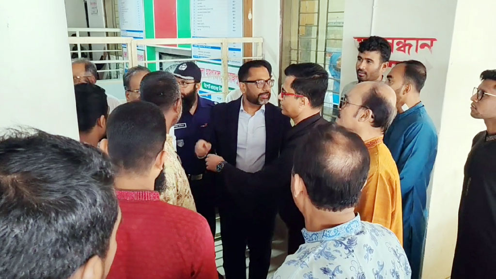 লিফট ছাড়াই চালু হবে পিরোজপুর ২৫০ শয্যার জেলা হাসপাতাল: প্রতিমন্ত্রী