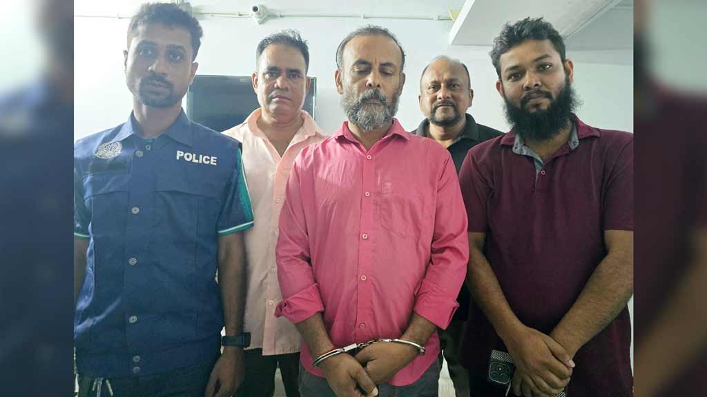 আমানতকারীদের শতকোটি টাকা আত্মসাতের অভিযোগ: পলাতক ‘সমবায়’ উদ্যোক্তা গ্রেপ্তার