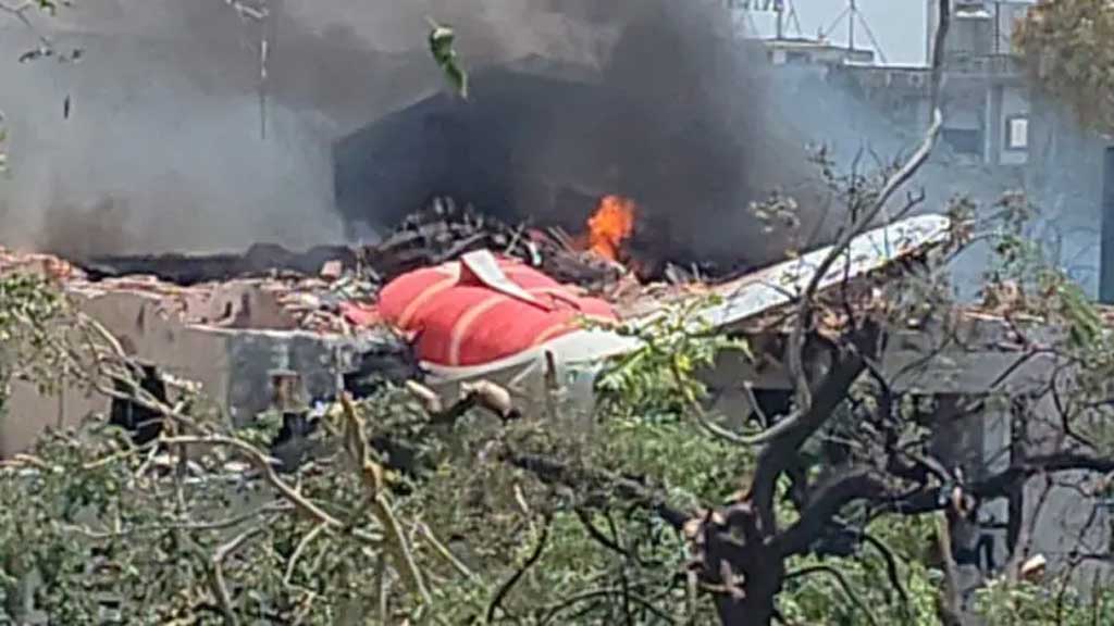 ভারতের আহমেদাবাদে ২৪২ যাত্রী নিয়ে উড়োজাহাজ বিধ্বস্ত, বহু হতাহতের শঙ্কা