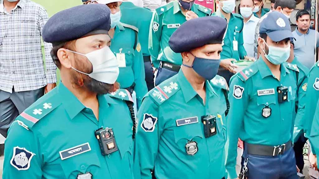 নির্বাচনে পুলিশের থাকবে এআই যুক্ত ৪০ হাজার বডি ক্যামেরা