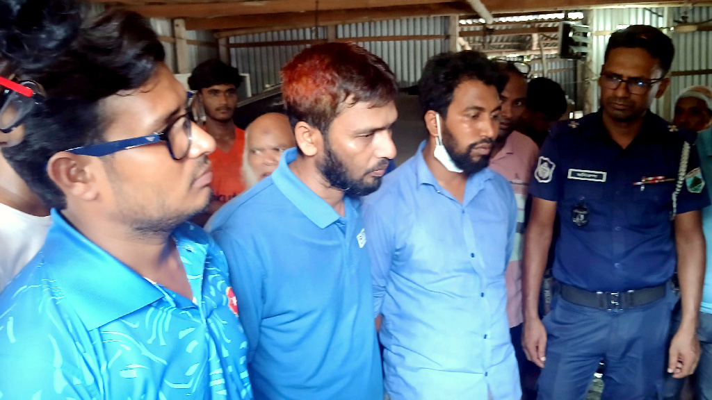 প্রাণের ২৫০০ লিটার ভেজাল দুধ জব্দ, তিন কর্মকর্তার কারাদণ্ড