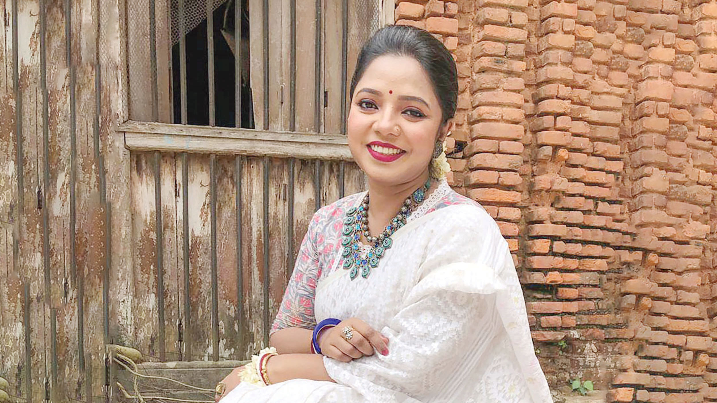 প্রিয়াঙ্কা গোপের কণ্ঠে বর্ষার গান ‘আজি নেমেছে আঁধার’