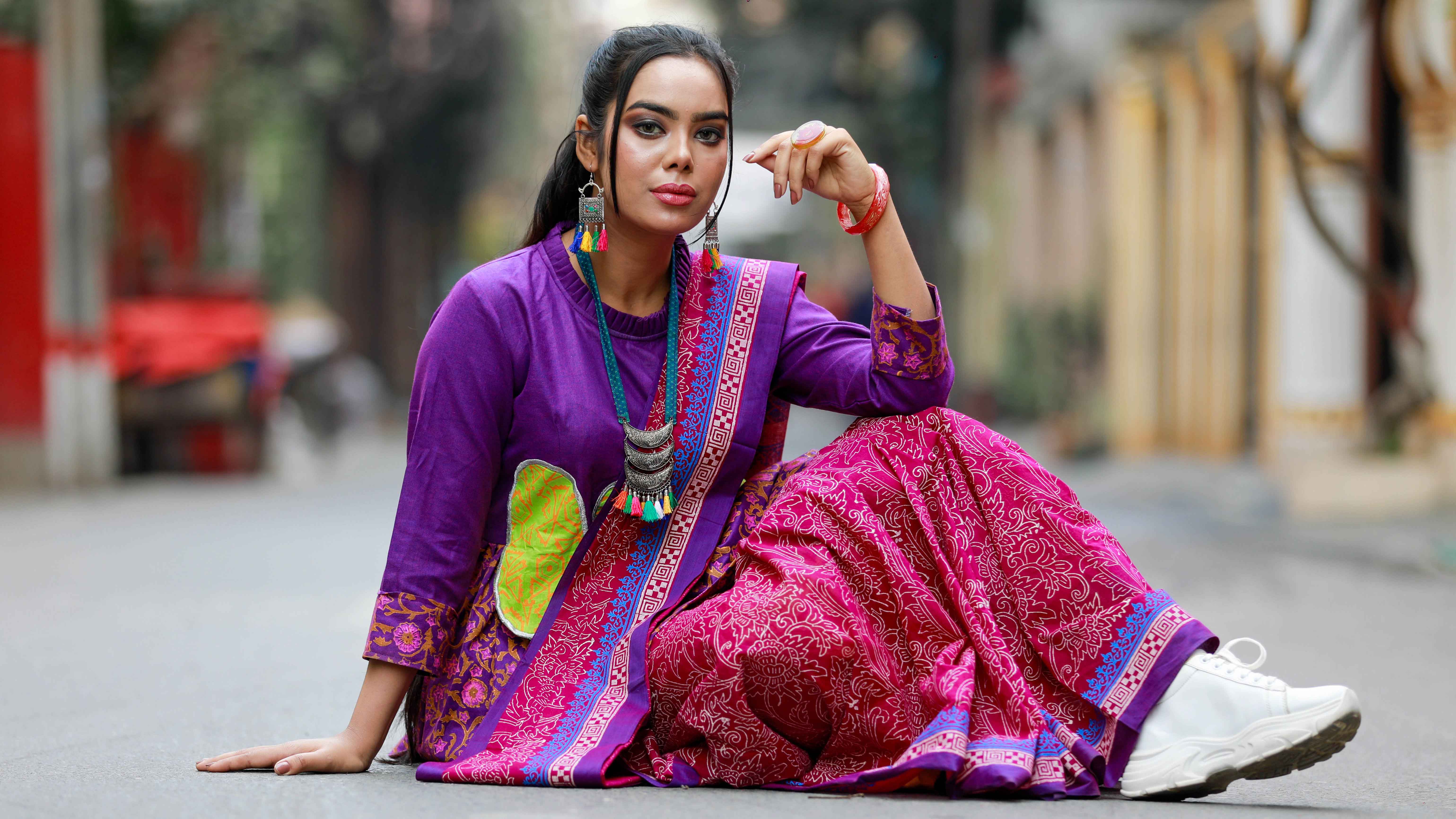 ষষ্ঠীতে মিনিমাল লুকেই স্নিগ্ধ থাকুন