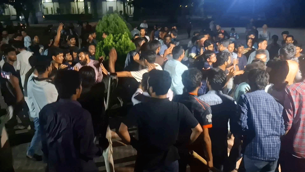 রাজশাহী বিশ্ববিদ্যালয়ে ছাত্রশিবিরের সঙ্গে বামদের সংঘর্ষ
