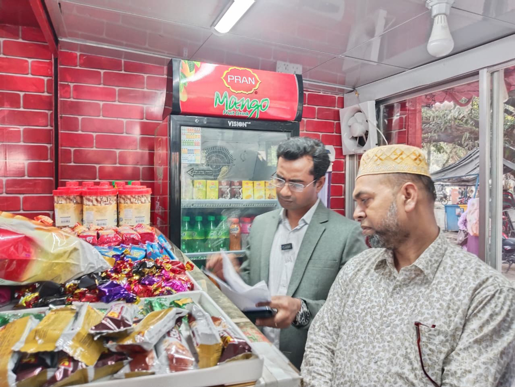 রাবিতে খাবারের দোকানে অভিযান, ৪৮ হাজার টাকা জরিমানা