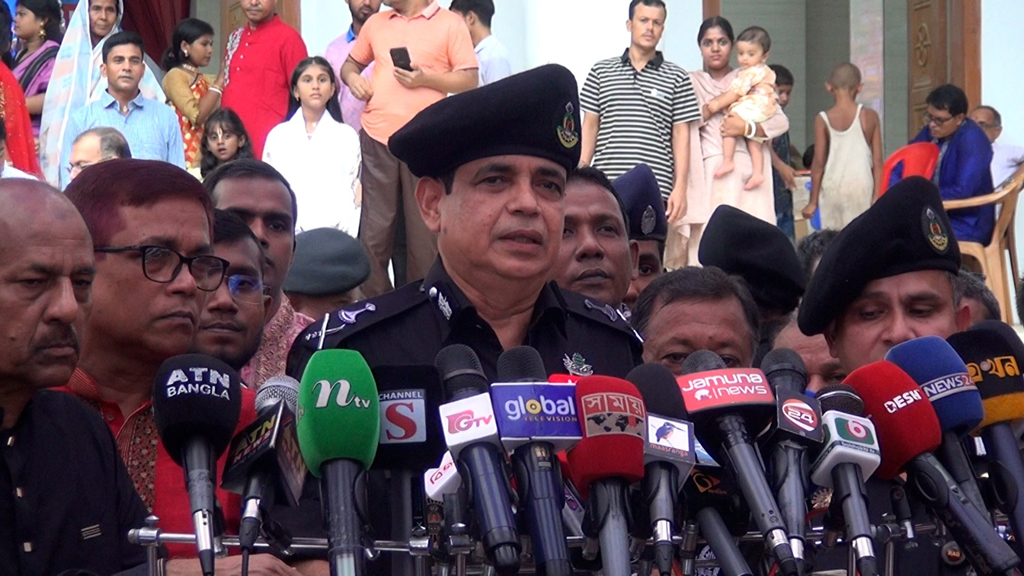 ৪৯ মণ্ডপে নাশকতার চেষ্টায় সারা দেশে ১৯ জন গ্রেপ্তার: র‌্যাব মহাপরিচালক