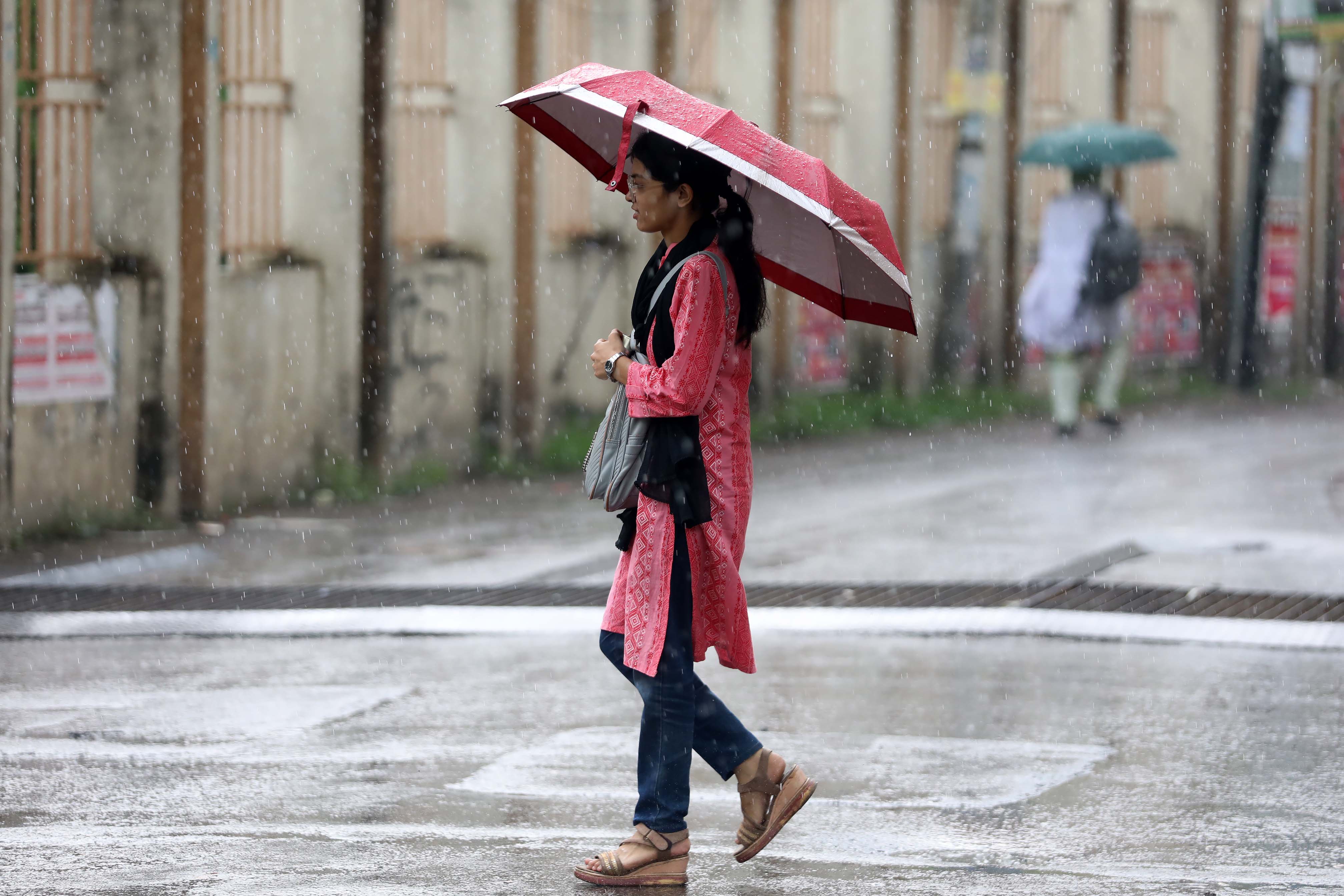 আষাঢ়ের প্রথম দিনে কী খুঁজি