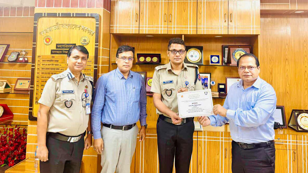 মাদক দমনে ডিজির প্রশংসাপত্র পেলেন ডিডি জিললুর