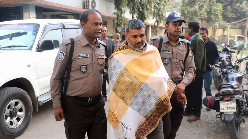 ‘ম্যাডাম ঘুষ খায় না, সেটা আমি জানি না, এটা আমারই দোষ’