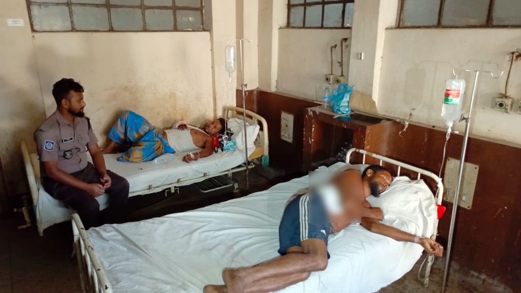 বিএসএফের গুলিতে আহত দুই ভারতীয় নাগরিক রংপুর মেডিকেলে ভর্তি