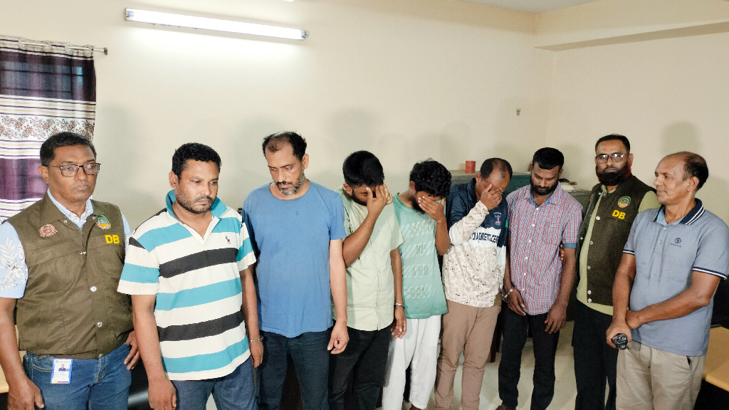 রংপুরে প্রশ্নপত্র ফাঁস ও জালিয়াত চক্রের ৬ সদস্য গ্রেপ্তার