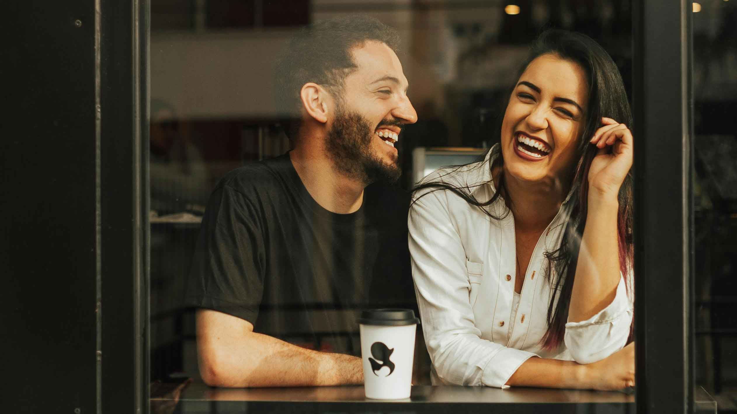 ‘সিচুয়েশনশিপ’ বিদায়, ‘ন্যানোশিপে’ ডুবছেন তরুণেরা