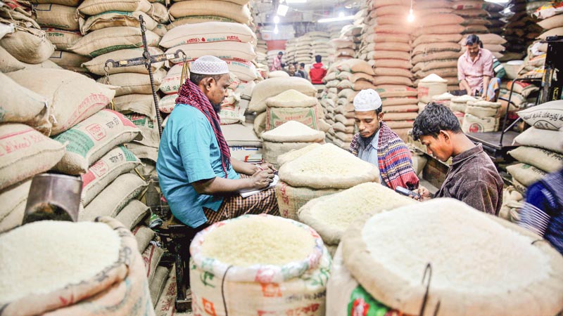 আমদানি বাড়ায় কমতে শুরু করেছে চালের দাম