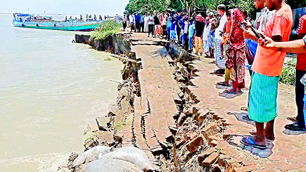 শরীয়তপুরের জাজিরা: ১২ শ কোটির তীর রক্ষা প্রকল্পে ভাঙন, আতঙ্ক