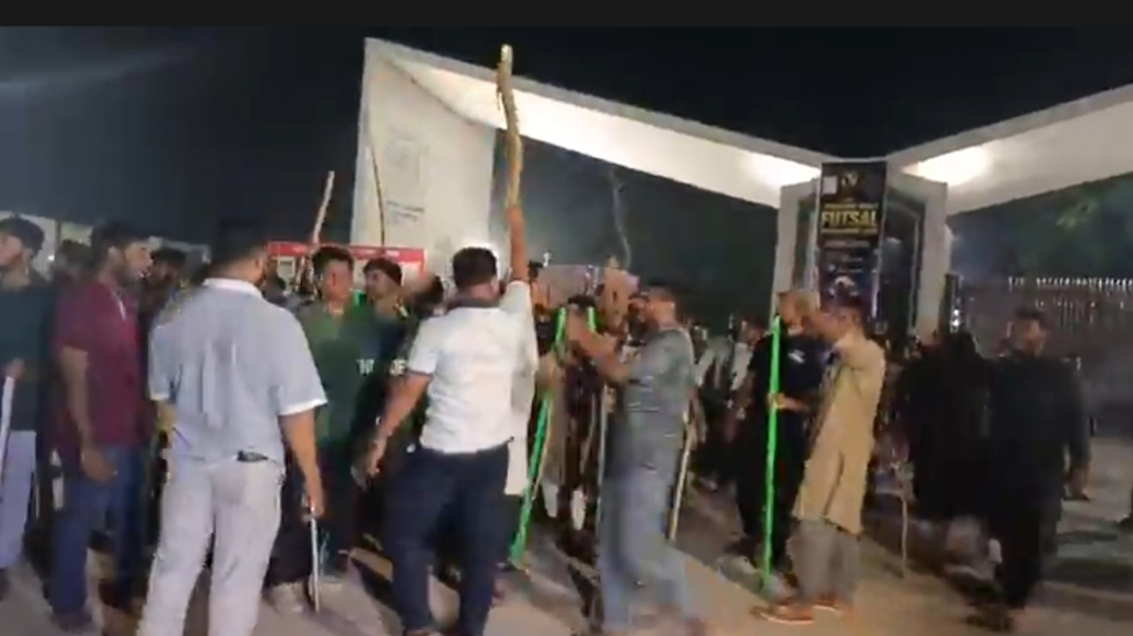 বেরোবিতে ছাত্রদল-ছাত্রশিবিরের দফায় দফায় সংঘর্ষ, উত্তপ্ত ক্যাম্পাস