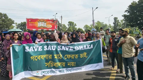 গবেষণা মাঠ ফিরিয়ে না দেওয়া পর্যন্ত আন্দোলনের ঘোষণা শেকৃবি শিক্ষার্থীদের