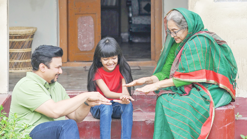 দেশের পাশাপাশি কানাডায় মুক্তি পাচ্ছে ‘শেকড়’