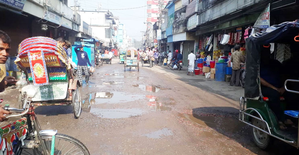 সৈয়দপুরে সড়কের ১০ স্থানে চাঁদাবাজি
