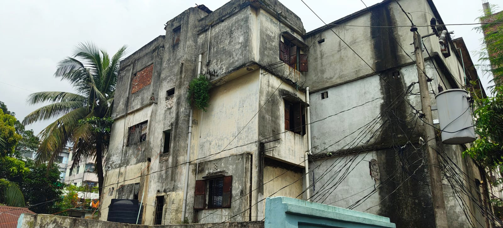 আশুলিয়ায় নবজাতকসহ নিহত দম্পতির পরিচয় শনাক্ত, পুলিশ বলছে হত্যা