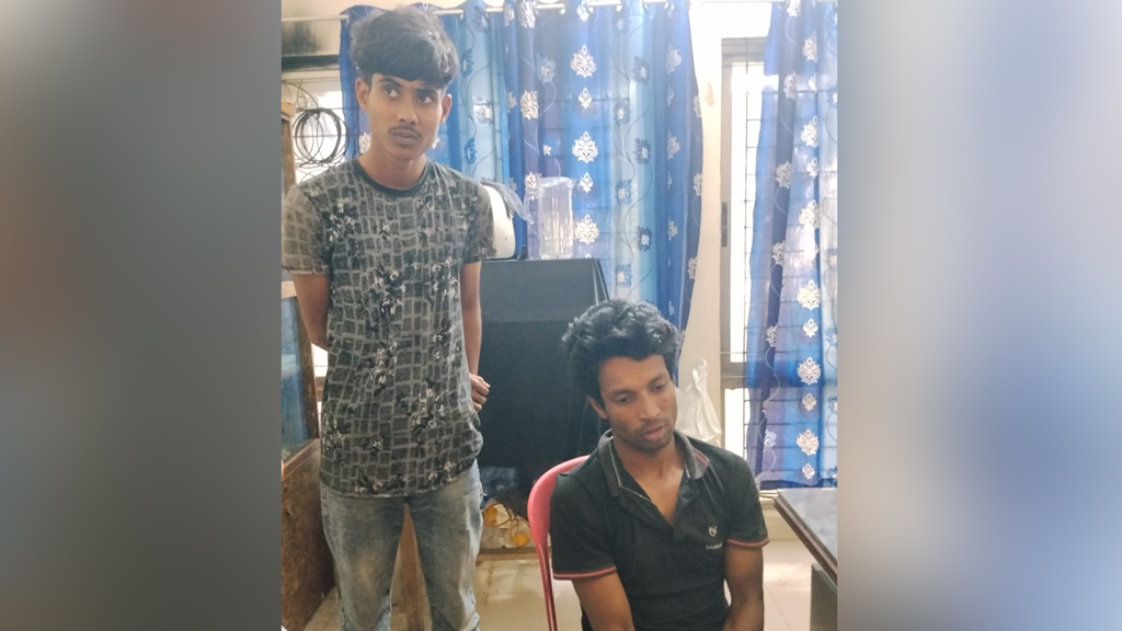 সাভারে মহাসড়কে অটো চালানোর আবদার না মানায় হামলায় ২ পুলিশ সদস্য আহত