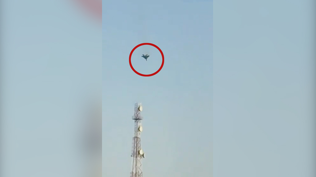 কুয়েতে এফ–১৬ যুদ্ধবিমান ভূপাতিত, ভিডিও ভাইরাল