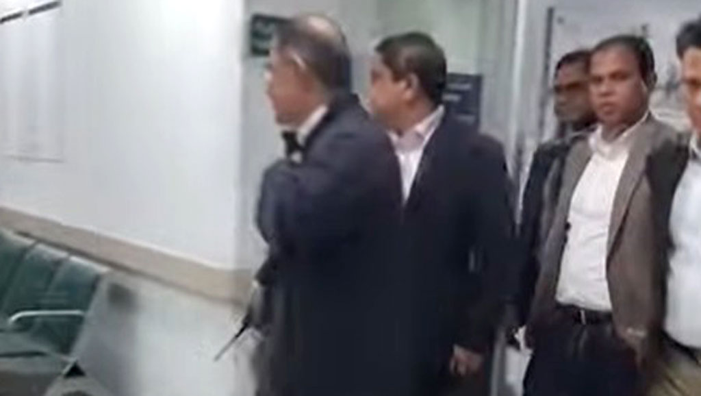 মাকে দেখতে মাঝরাতে হাসপাতালে তারেক রহমান