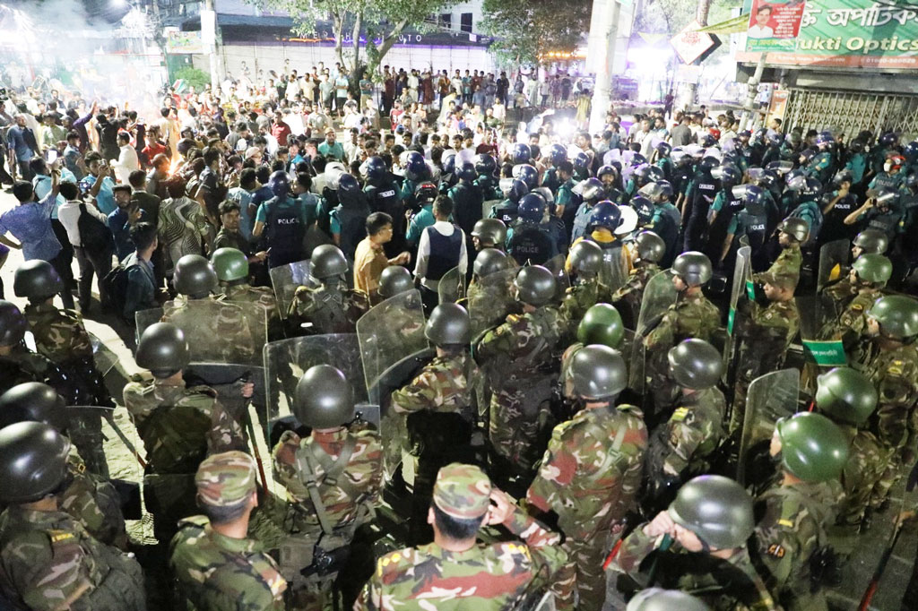 কাকরাইলে জাতীয় পার্টি ও গণঅধিকার পরিষদের দফায় দফায় সংঘর্ষ