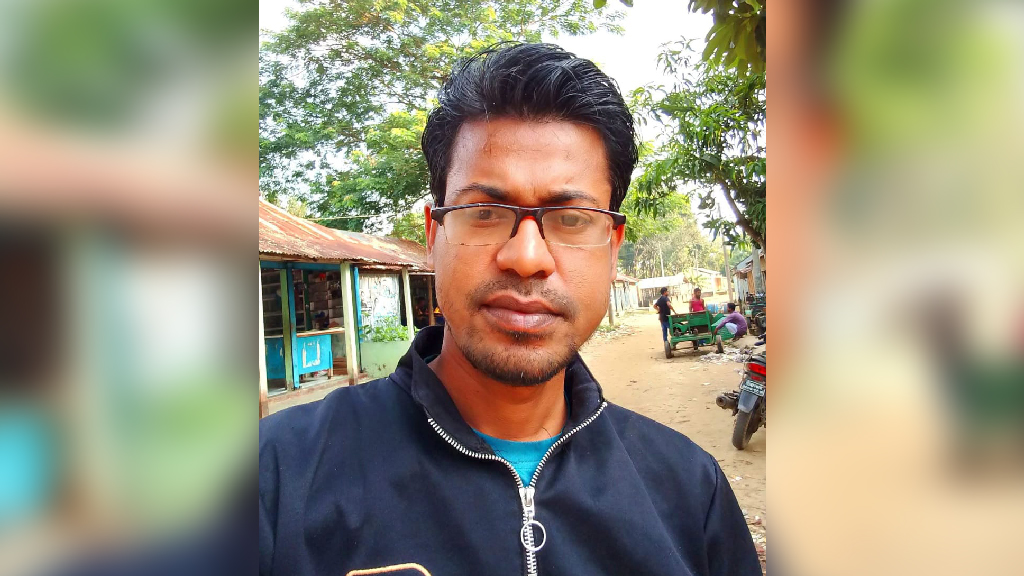 ভিডিও করতে গিয়ে বন্য হাতির পায়ে পিষ্ট হলেন কনটেন্ট ক্রিয়েটর