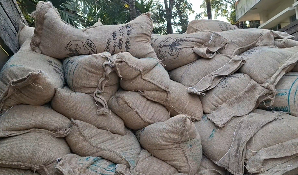 শেরপুরে টিসিবির ২৪৮ বস্তা চাল জব্দ, ডিলার আটক