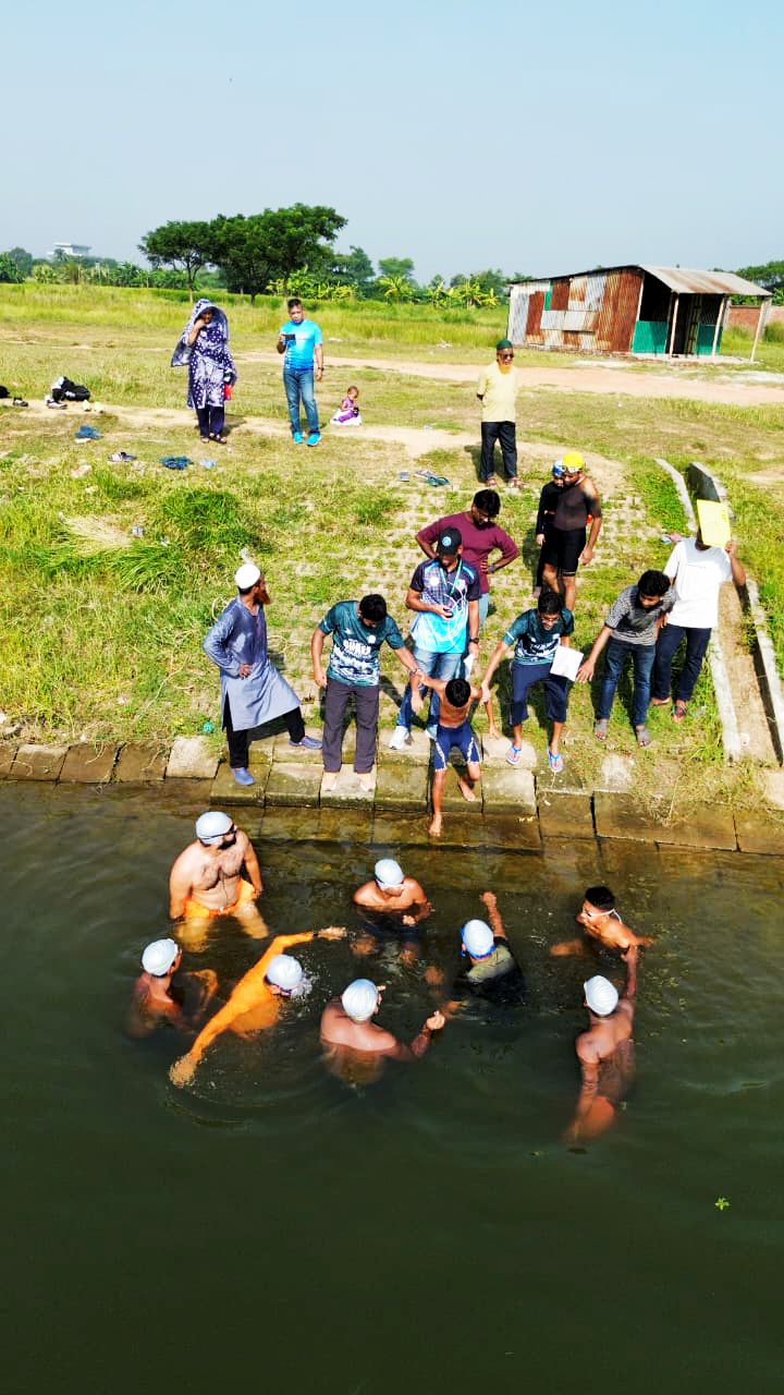 বোয়াসের সাঁতার উৎসব। ছবি: সংগৃহীত