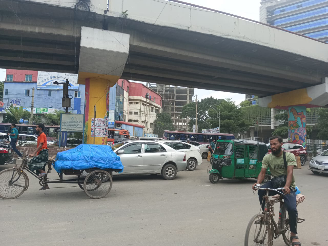 ‎‎তিন ঘণ্টা পর শিক্ষার্থীদের অবরোধ প্রত্যাহার, সাতরাস্তায় যানচলাচল শুরু