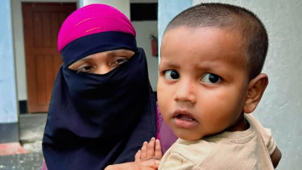 শিশুটি জানেই না ফেলে গেছে স্বজন