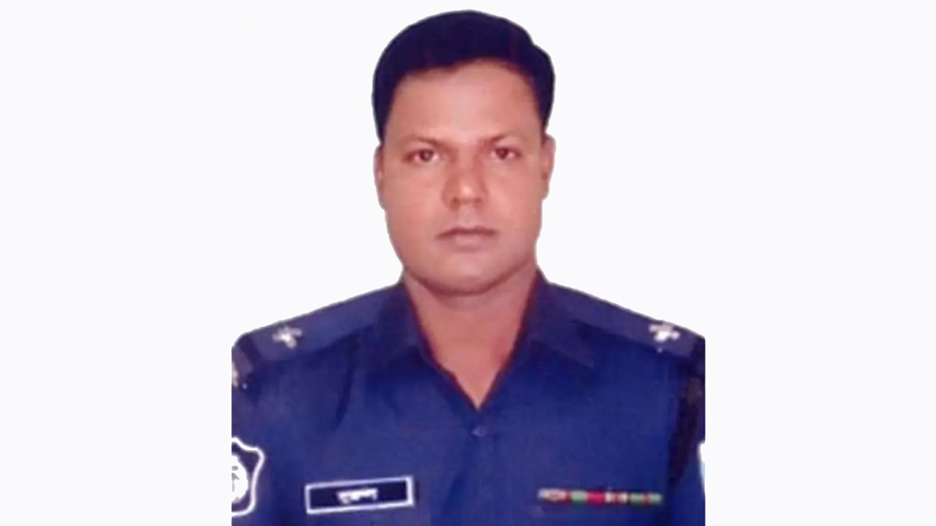 দায়িত্ব পালনের সময় ট্রাকচাপায় ট্রাফিক পুলিশের সহকারী উপপরিদর্শক নিহত