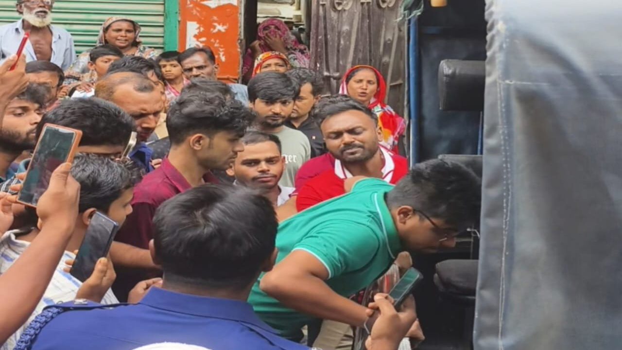 ছাত্রাবাসের রাঁধুনিকে মারধরের অভিযোগ, বিশ্ববিদ্যালয় শিক্ষার্থী পুলিশ হেফাজতে