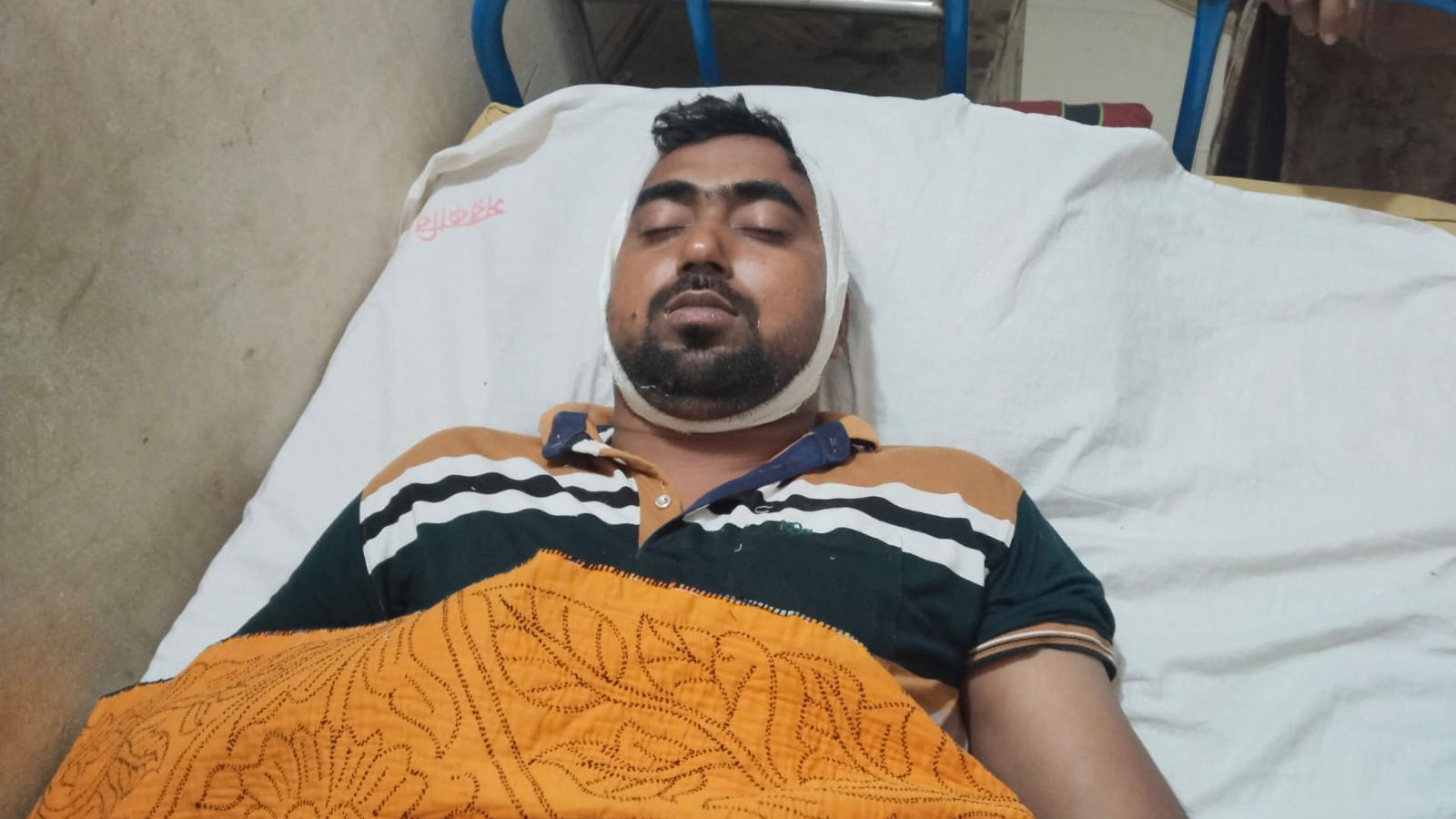 সিরাজগঞ্জে পুলিশ কর্মকর্তাকে মারধর, অভিযোগ বিএনপি নেতার বিরুদ্ধে