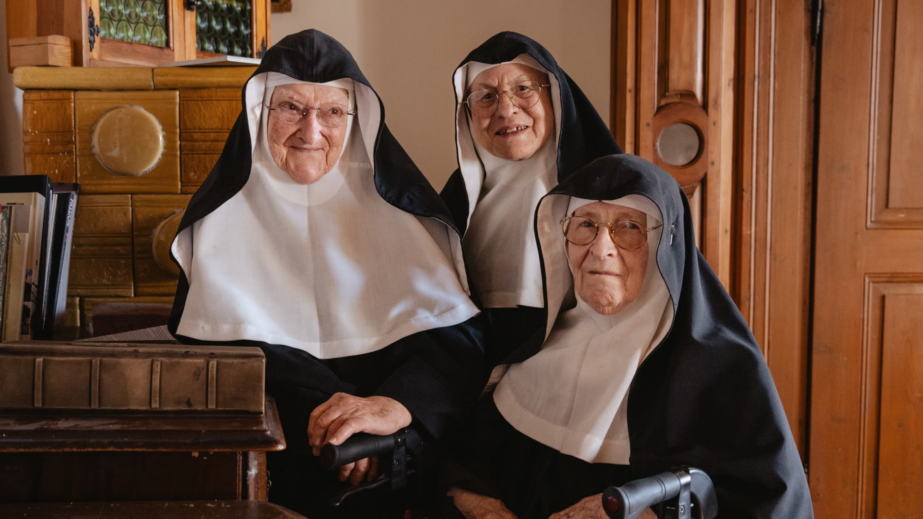 অস্ট্রিয়ায় বিদ্রোহী ৩ নানকে শর্ত দিল চার্চ